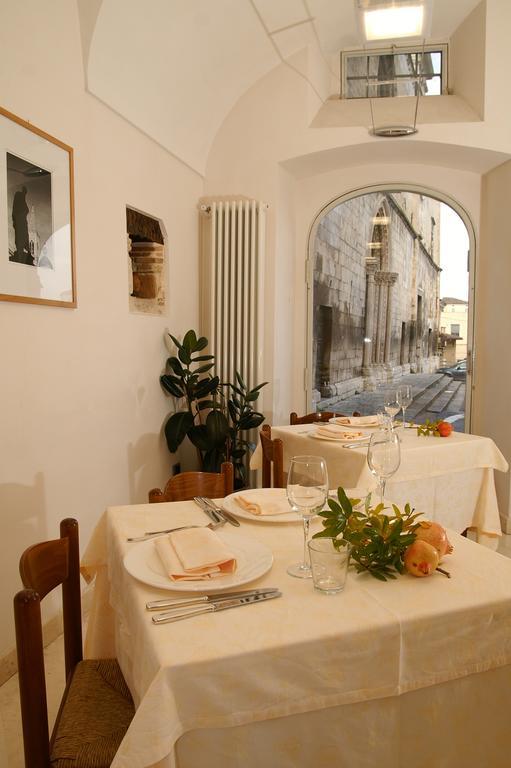 La Locanda Di Gino Σουλμόνα Εξωτερικό φωτογραφία