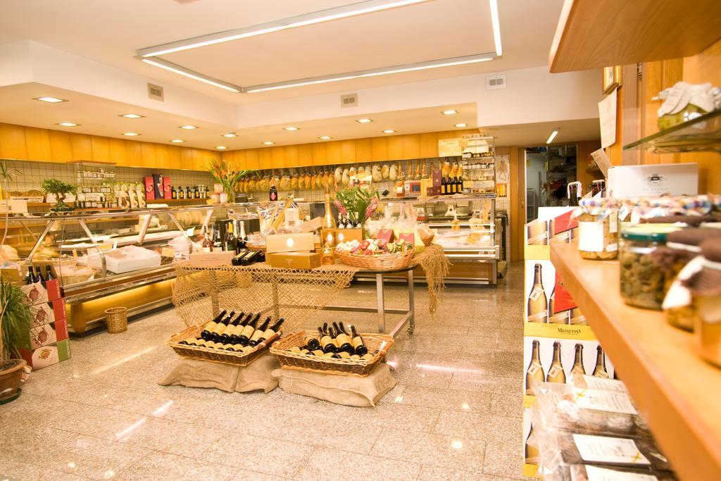 La Locanda Di Gino Σουλμόνα Εξωτερικό φωτογραφία