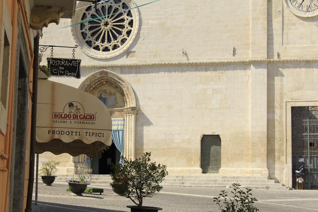 La Locanda Di Gino Σουλμόνα Εξωτερικό φωτογραφία